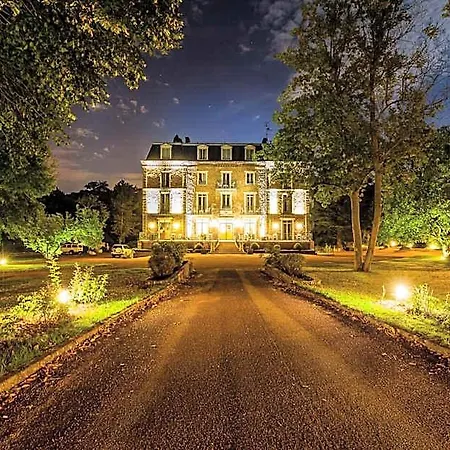 ホテル Logis - Le Manoir De Sauvegrain