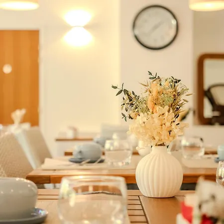 Hotel Logis Le Manoir De Sauvegrain Saint-Lambert (Yvelines)