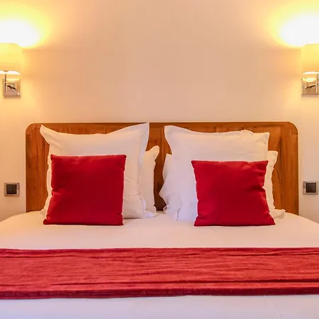 Logis Le Manoir De Sauvegrain Hotel 3*