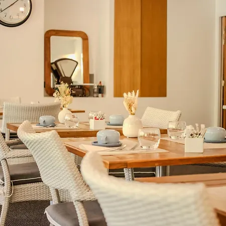 Logis Le Manoir De Sauvegrain Hotel