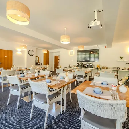 Logis Le Manoir De Sauvegrain Hotel 3*