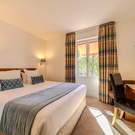Logis Le Manoir De Sauvegrain Hotel 3*