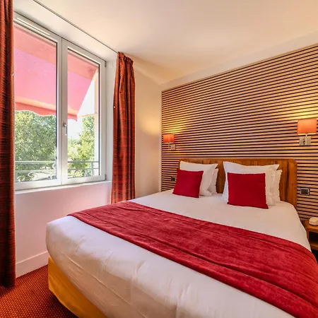 Logis Le Manoir De Sauvegrain Hotel 3*